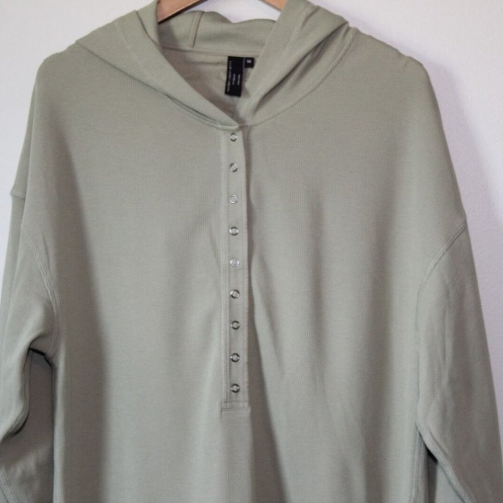 NWT Halle Berry x Sweaty Betty Hera Waffle Hooded Dress Size Medium H13706 - Picture 3 of 12